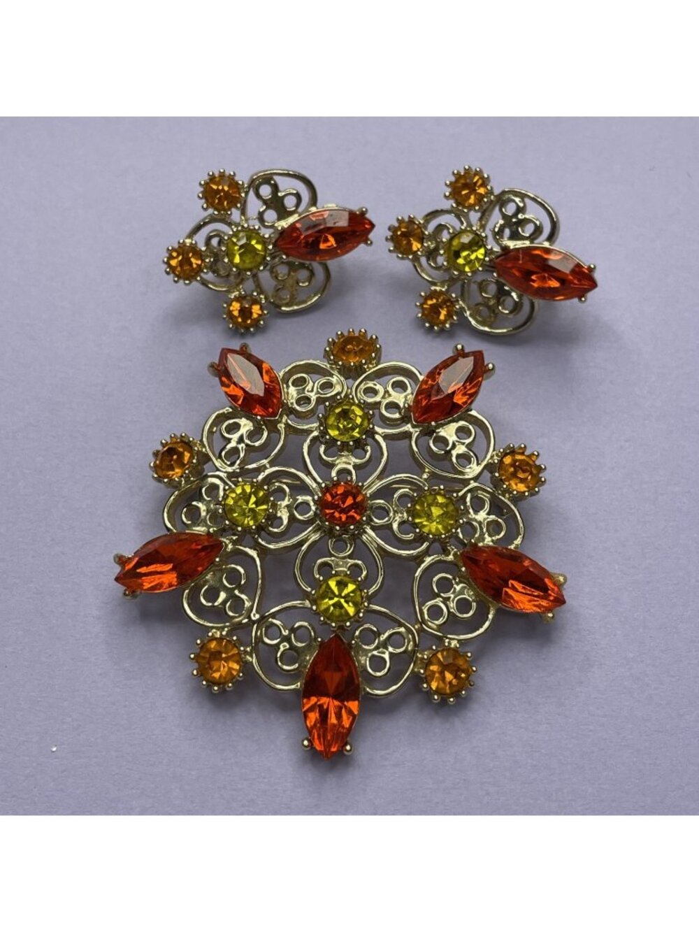 Vtg Emmons Budding Romance Brooch Clip On Earring Set Glows Gold-tone Orange
